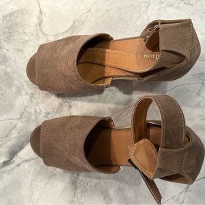 Altard State Brown Wedge Heels